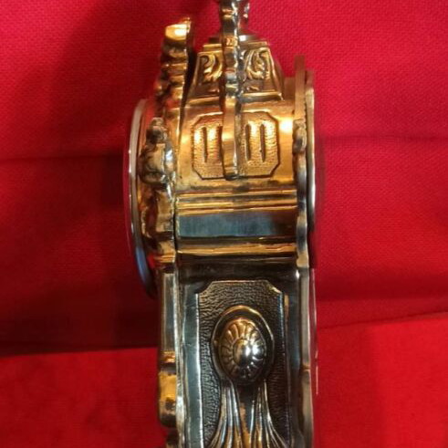 Large brass analog table clock like new