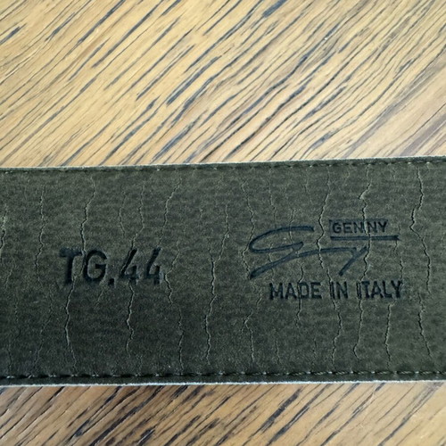 Leather belt used white with gold buckle Genny