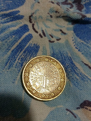 France 1€ coin used with errors 1999