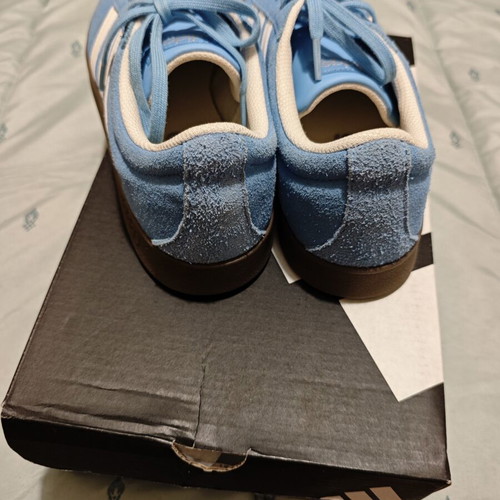 Adidas sneakers with suede upper and OrthoLite® insole, blue white gum