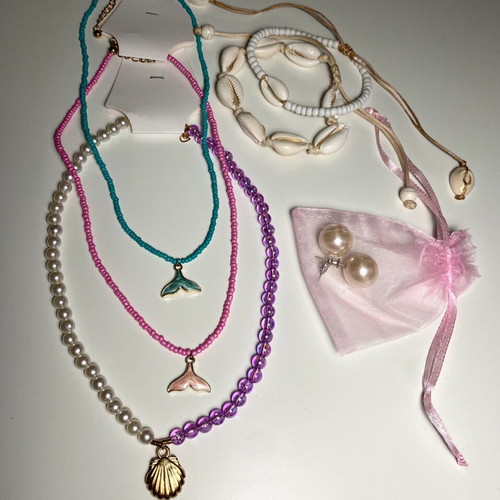 Summer jewelry set new with 3 necklaces, 2 bracelets and earrings