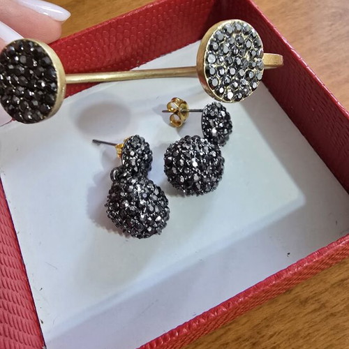 Parfois adjustable bracelet and earrings set like new, black and gold