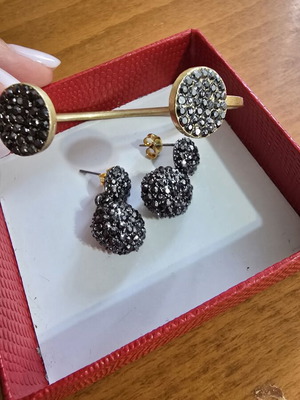 Parfois adjustable bracelet and earrings set like new, black and gold