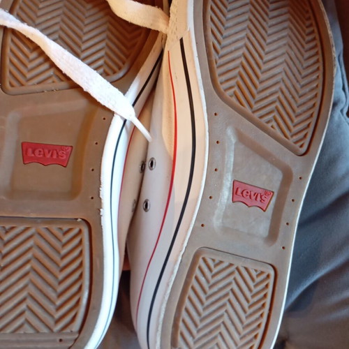 Levi's men's summer sneakers white size 43 new