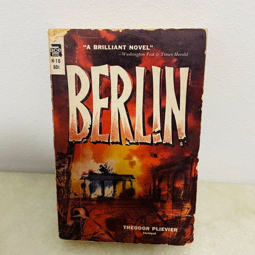 English thriller and adventure books used, set of 4 pocket editions