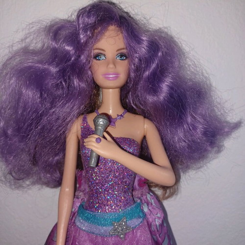 Barbie The Princesse and the Pop Star used from the movie without shoes