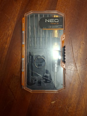 Neo Tools screwdriver set like new