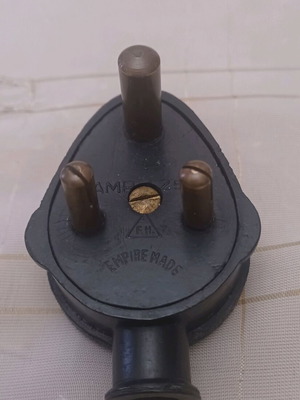 6 AMP power plug used with bronze terminals