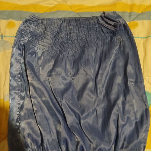 Strapless satin top like new, size L, blue