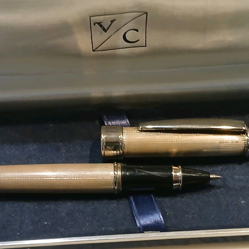 Silver fountain pen like new