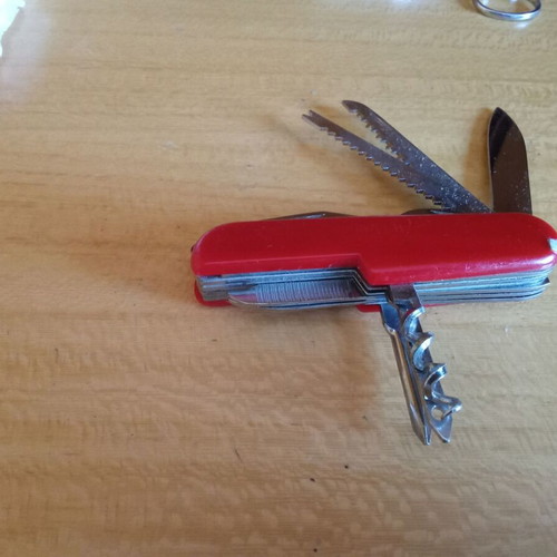 Swiss pocket knives like new, set of 2