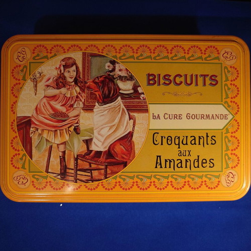 Rare French collectible Aux Amandes metal jewelry box like new