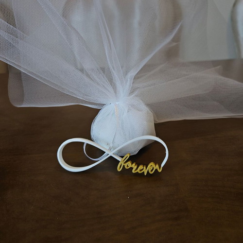 Infinity Bomboniere elegant decoration with 'Forever'