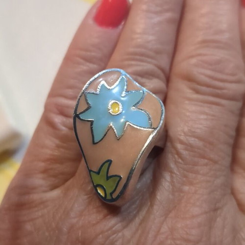 Handmade silver ring with enamel, like new, floral design