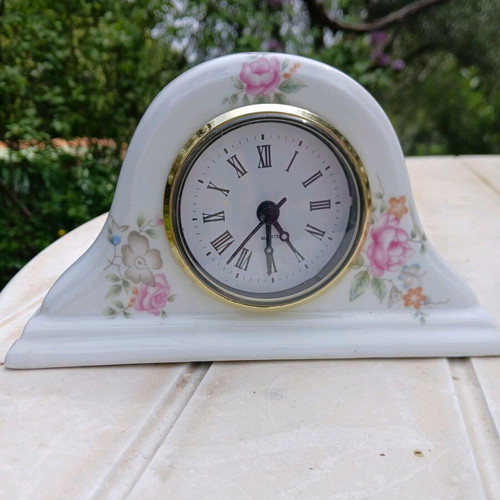 Antique table clock like new, porcelain