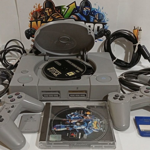 Sony PlayStation 1 (PS1) console used, complete set with 2 controllers and games