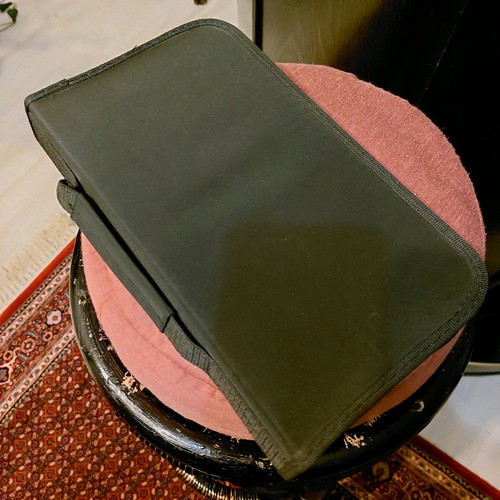 Fabric CD/DVD case like new for 48 discs in black color