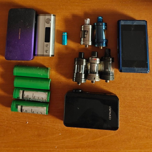 Electronic Cigarette Vaporesso GEN and Accessories used