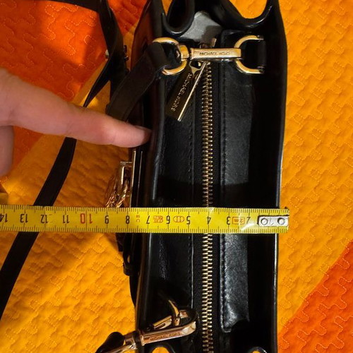 Michael Kors crossbody bag used, genuine leather, black