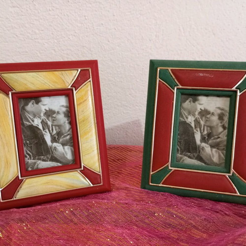 Set of 2 small photo frames like new, 10x12 with 4x6 photo