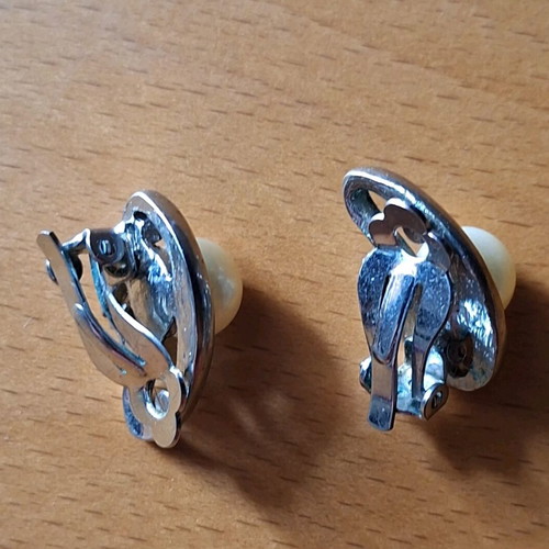 Vintage earrings with clips like new, silver