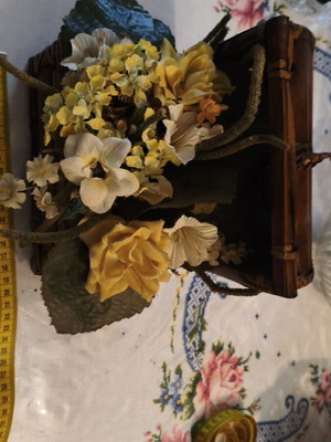 Vintage Decorative Wooden Box with Flower Arrangement like new