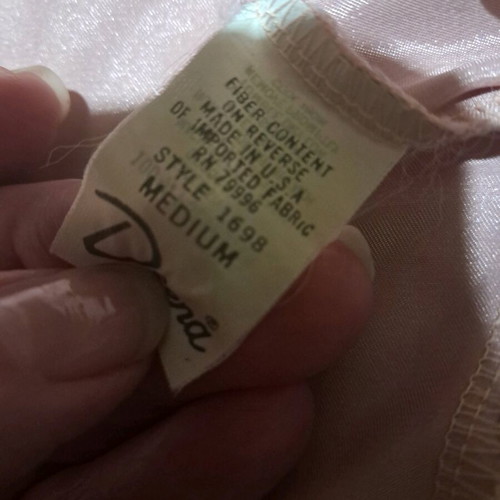 Deena USA satin robe dusty pink like new, size medium