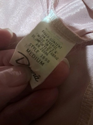 Deena USA satin robe dusty pink like new, size medium