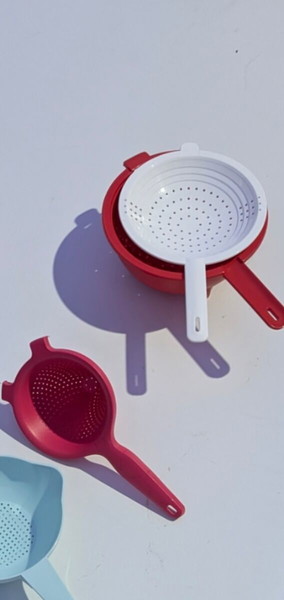 Ευκαιρία!! διπλο τρυπητο  και σινουα ! Tupperware