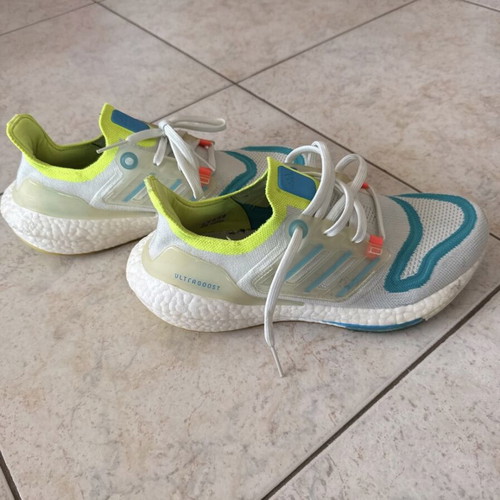 Adidas Ultra Boost sport shoes like new