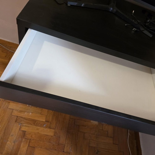 Computer monitor with desk like new