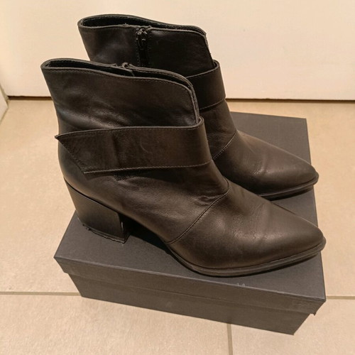 Clamazons ankle boots like new, black, size 39 with velcro