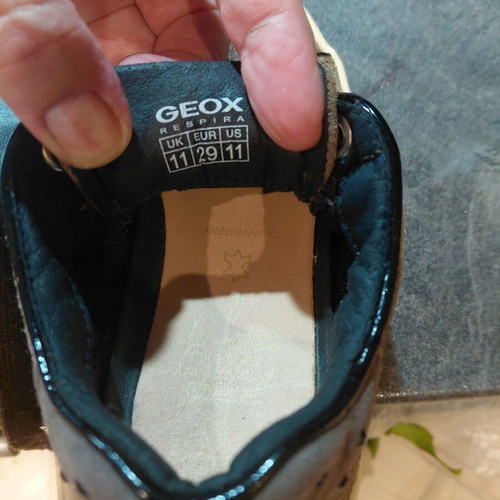 Geox Respira Kilwi kids sneakers size 29 like new, suede