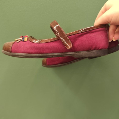 Ballerina shoes used, children's velour with patent leather, size 36 red