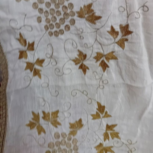 Handmade tzevres table linen