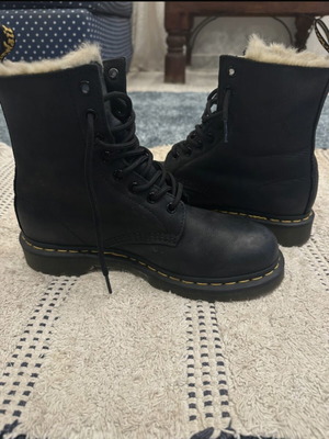 Dr. Martens 1460 Serena black boots like new, size EU 39