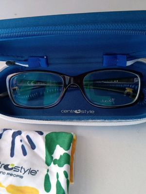 Centrostyle children's acetate eyeglass frame used, blue, size 46