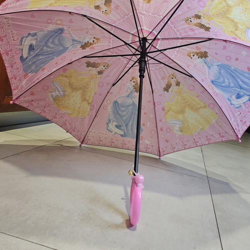 Girls' princess umbrella with whistle, like new