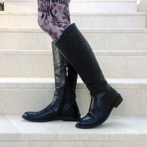 Cesare Paciotti Buffalo Leather Black Boots Size 38,5 in their box