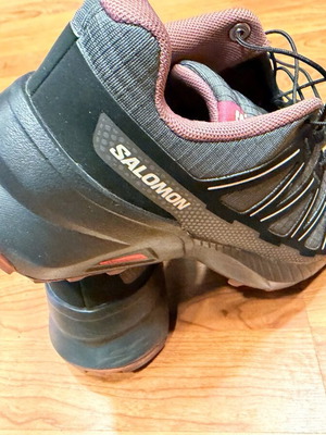 Παπούτσια Trecking Salomon γκρι σαν καινούργια, μέγεθος 38
