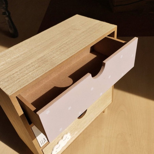Children's jewelry box like new
