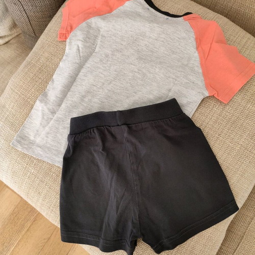 Body talk set for 12-month-old boy, lightly used short sleeve shirt and shorts