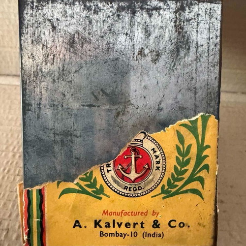 Tin box sealed like new, rare