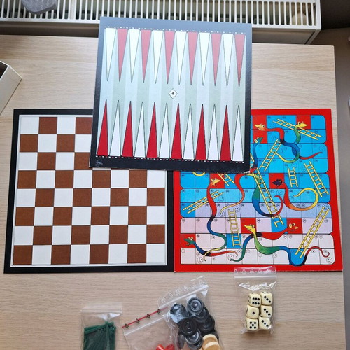 100 games in one box board game like new set