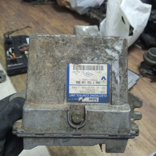 Computer ECU Renault Kangoo 1.9DTI used R04080012 7700104956