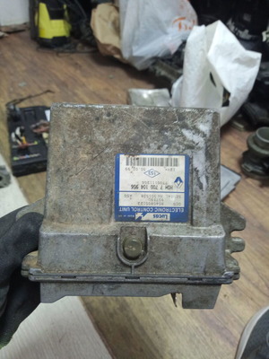 Computer ECU Renault Kangoo 1.9DTI used R04080012 7700104956