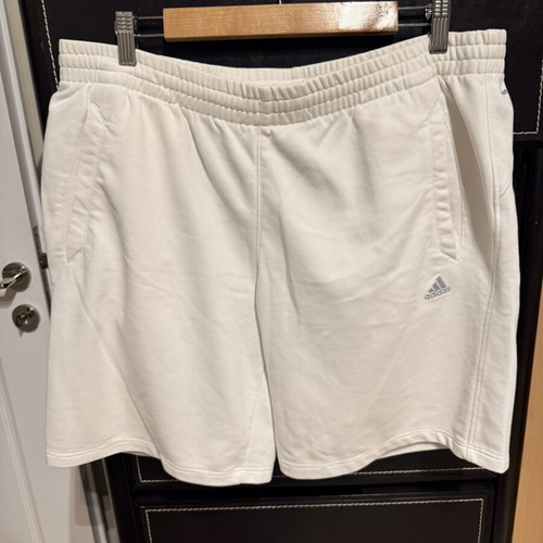 Adidas men's shorts XL like new, white
