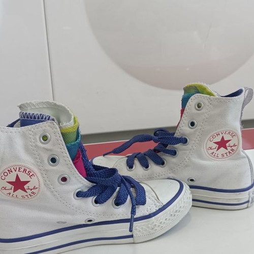 All Star Converse kids shoes size 28 used, multicolor