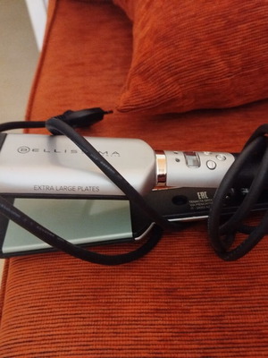 Hair straightener brand new