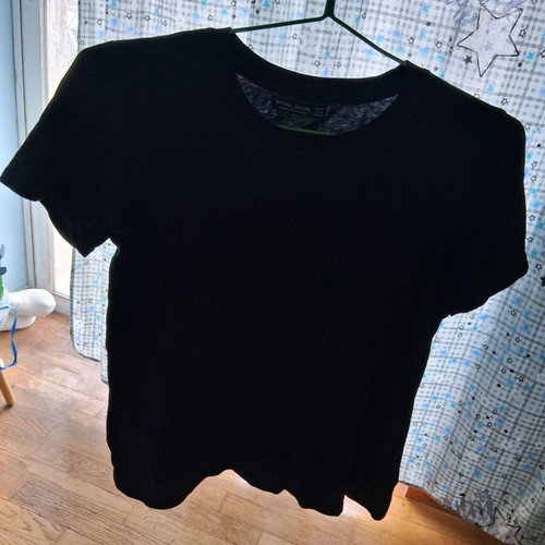 Set of two black Medium t-shirts used GSA and Bershka